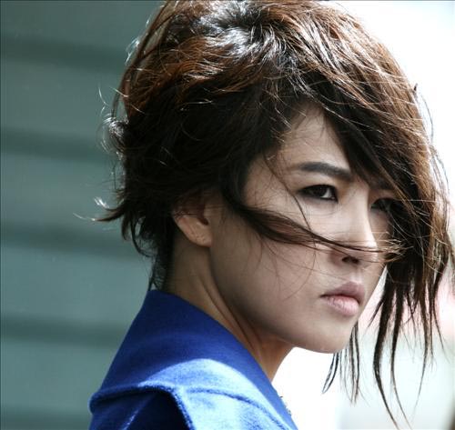 Kim Sun-ah returns to television in I Am Legend
