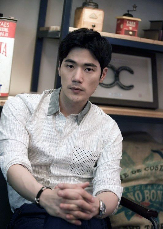 Kim Kang-woo offered tvN sci-fi mystery drama Circle