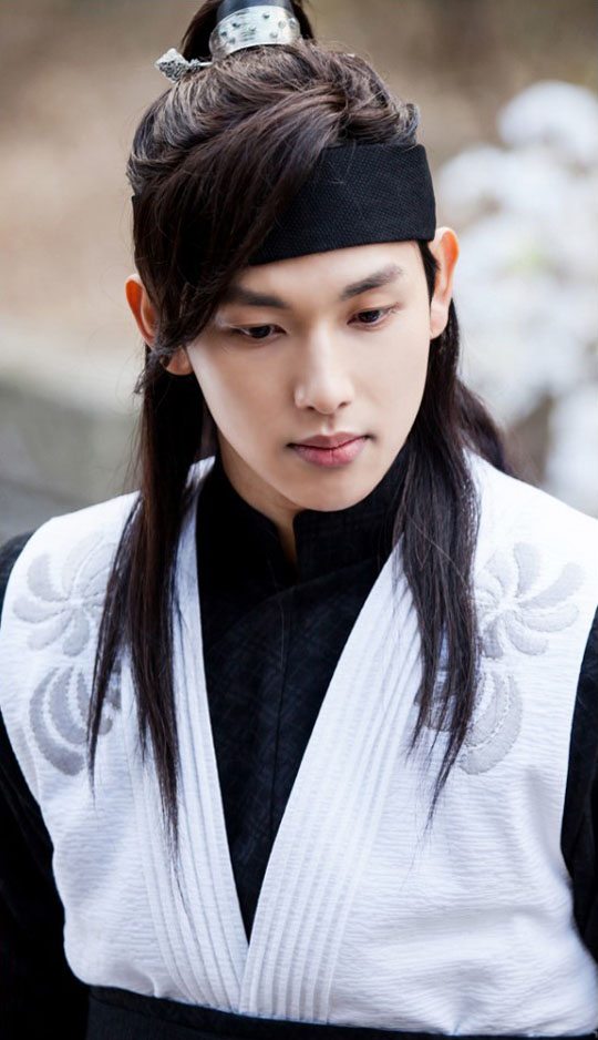 Im Shi-wan as a young prince for MBC’s The King Loves