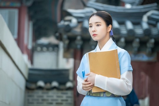 Shin Se-kyung plays trailblazing female historian Gu Hae-ryung in MBC fusion sageuk