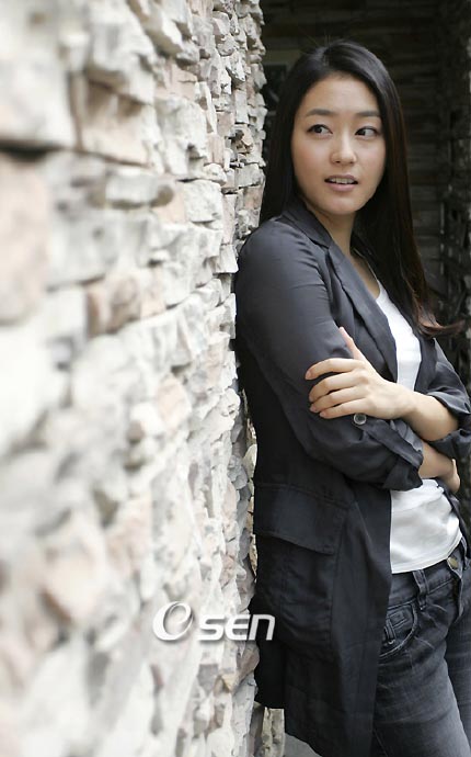 Park Jin-hee keeps busy with drama and two films