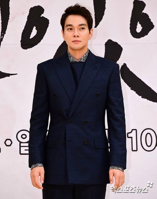 Lee Kyu-han joins the cast of tvN’s Introverted Boss