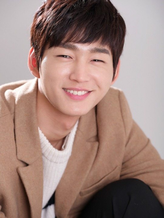 Lee Won-geun up to play cop to Choi Kang-hee’s Mystery Queen