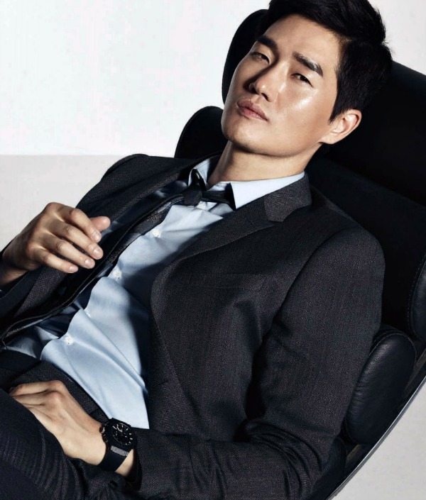 Yoo Ji-tae offered new KBS mystery thriller Double Play