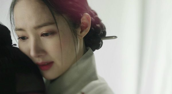 Blood, thorns, and tears in first teaser for Seven Day Queen