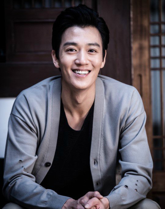 Kim Rae-won up to become Black Knight in KBS fantasy romance