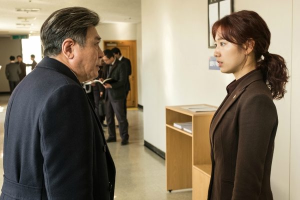 Choi Min-shik and Park Shin-hye navigate courtroom twists and turns in Blackened Heart