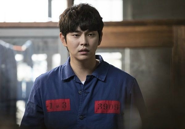 Yoon Kyun-sang settles into prison life for Doubtful Victory