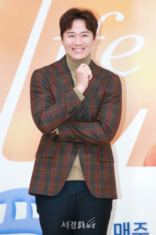 Yeon Jung-hoon confirms leading role in MBC’s My Healing Love