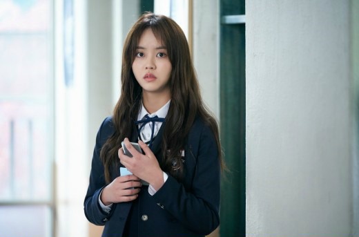 First look at Kim So-hyun, Song Kang, Jung Ga-ram in youth romance Love Alarm