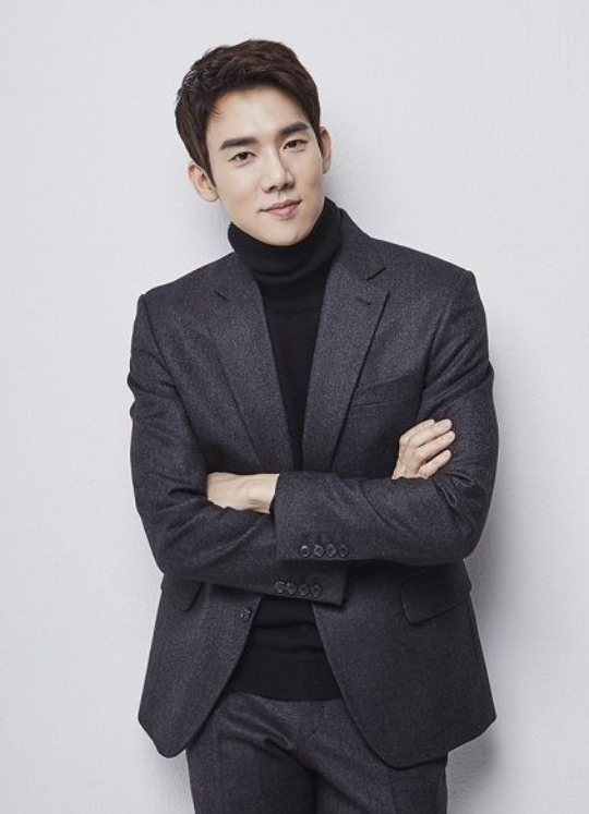 Yoo Yeon-seok up to reunite with Answer Me PD-writer duo in tvN drama
