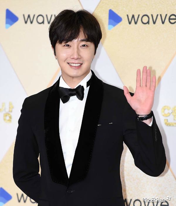 Jung Il-woo to play chef in SBS rom-com, Midnight Snack Couple