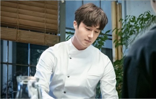 Character stills for JTBC’s Midnight Snack Couple with Jung Il-woo, Kang Ji-young, and Lee Hak-joo
