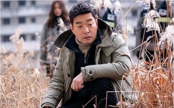 Sohn Hyun-joo pursues the hidden truth behind a murder in Model Detective
