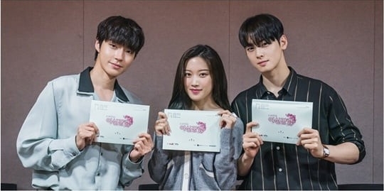 First script reading for tvN’s True Beauty with Moon Ga-young, Cha Eun-woo, Hwang In-yub