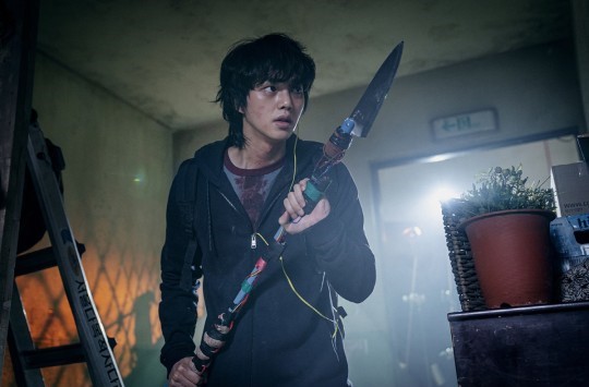 Song Kang readies for battle in Sweet Home with Lee Jin-wook, Lee Shi-young, Lee Do-hyun