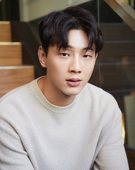 Ji-soo pens apology letter in response to school bullying allegations, will step down from River Where the Moon Rises