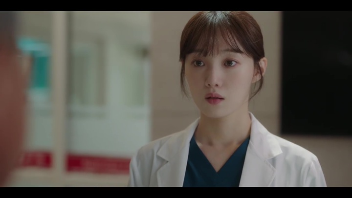 Lee Sung-kyung and Lee Kyung-young in Romantic Doctor Teacher Kim 3: Episodes 1-2