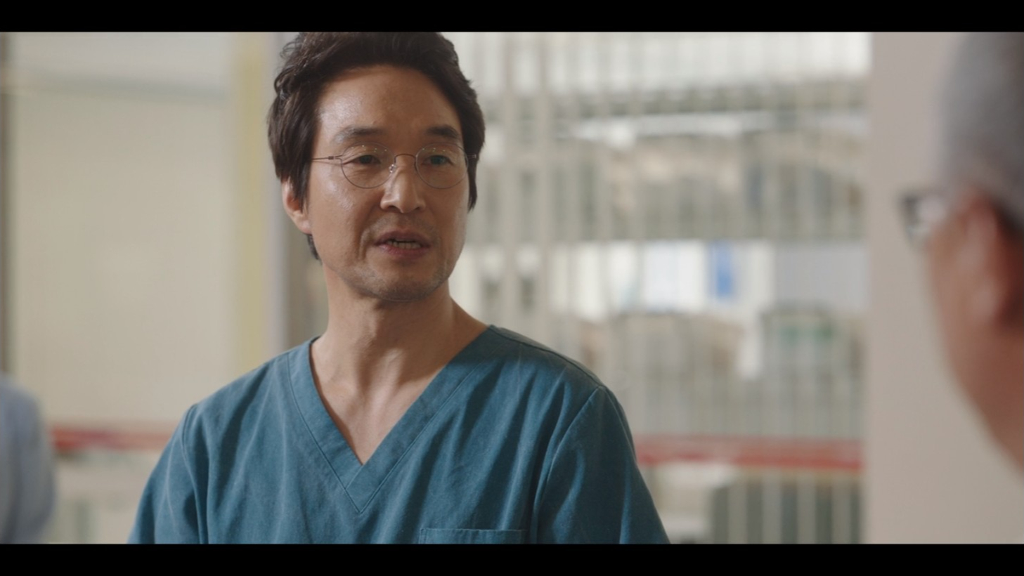 Han Seok-kyu and Lee Kyung-young in Romantic Doctor Teacher Kim 3: Episodes 7-8