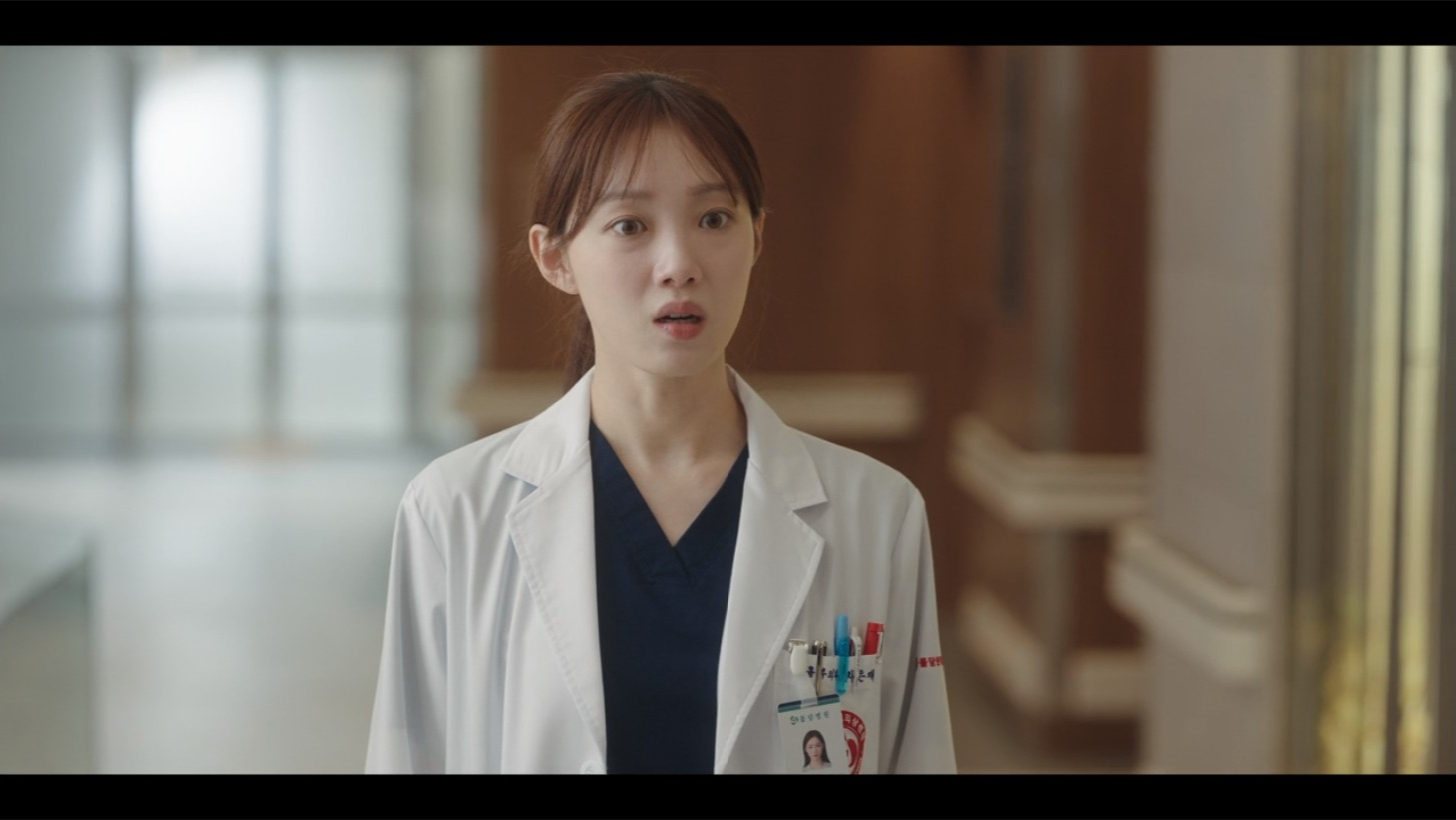 Lee Sung-kyung and Yoo Yeon-seok in Romantic Doctor Teacher Kim 3: Episodes 13-14