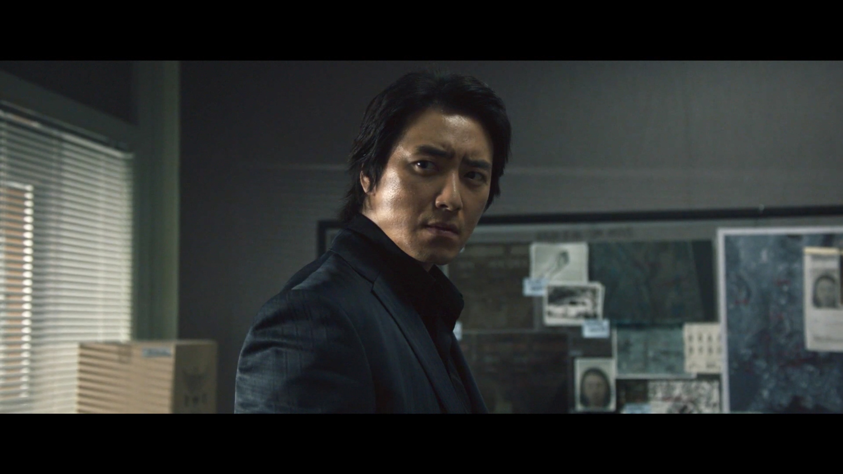 Lee Jun Hyuk perfectly transforms into the new villain in 'The Roundup : No  Way Out